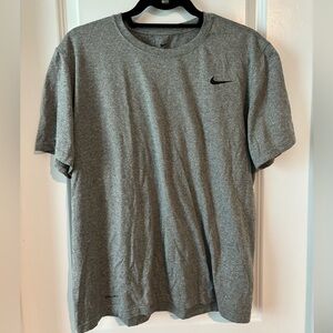 Nike dry fit tee, men’s size Large